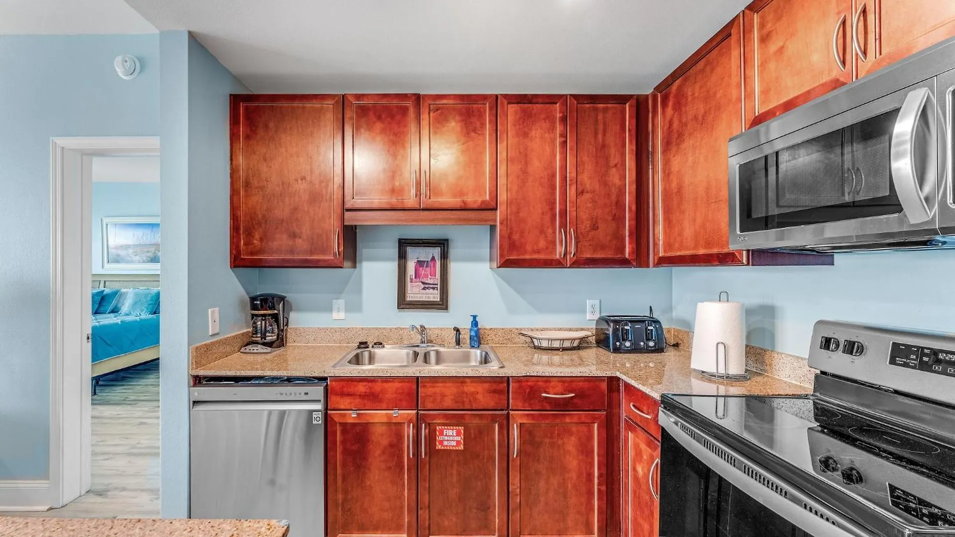 Family And Friends Beach Resort Condo For 8! Steps From The Beach! By Dolce Vita Getaways! Panama City Beach Apartment
