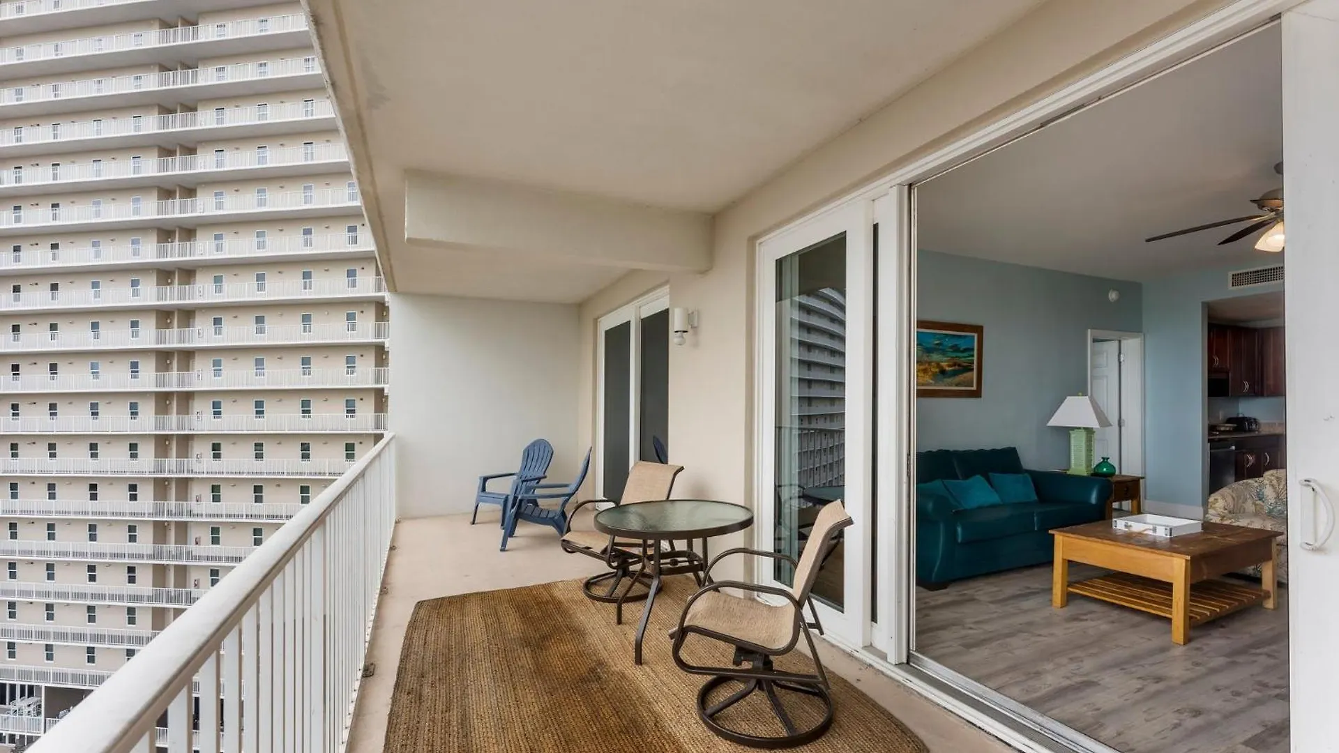 Family And Friends Beach Resort Condo For 8! Steps From The Beach! By Dolce Vita Getaways! Panama City Beach