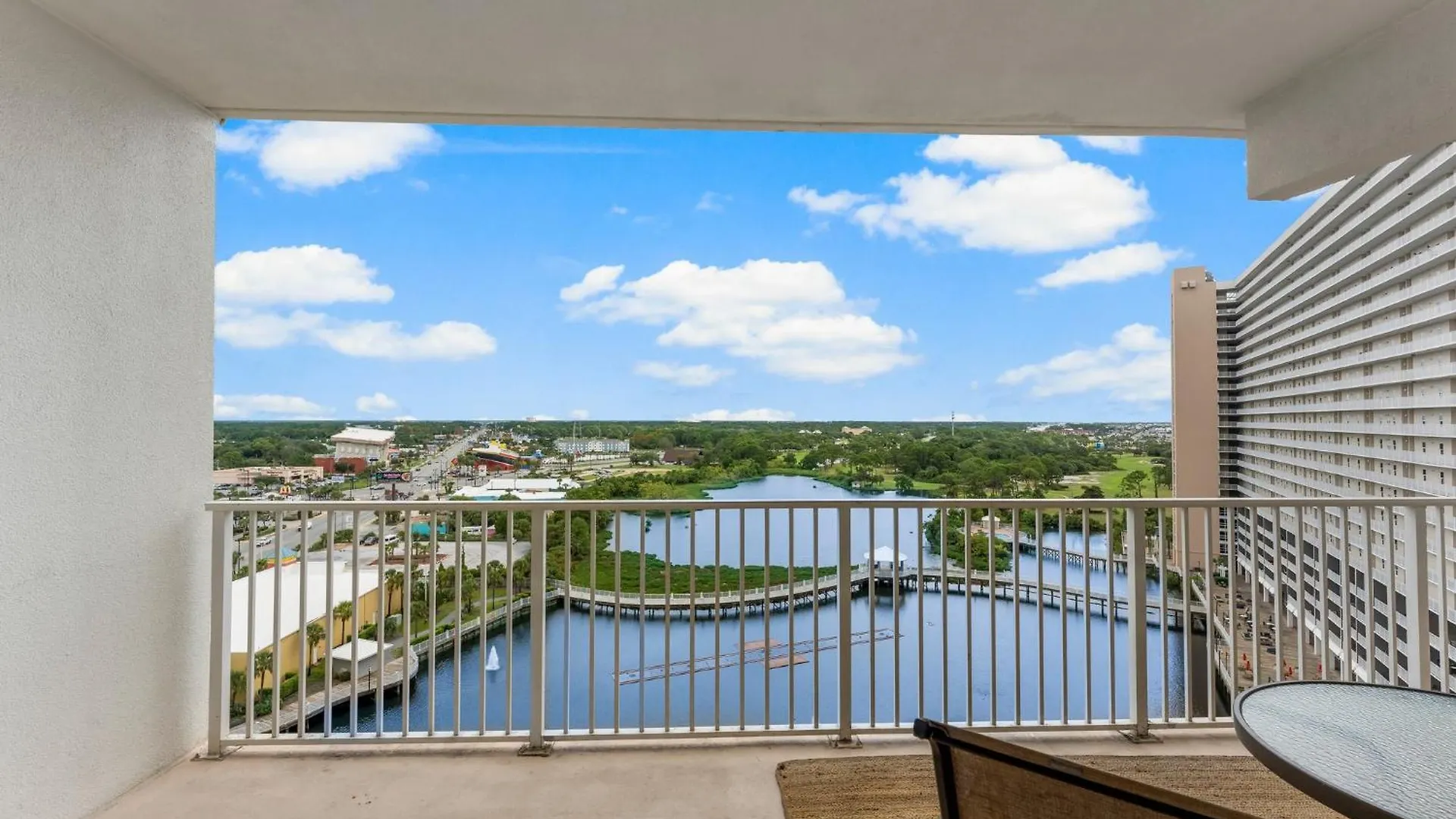 Apartment Family And Friends Beach Resort Condo For 8! Steps From The Beach! By Dolce Vita Getaways! Panama City Beach United States