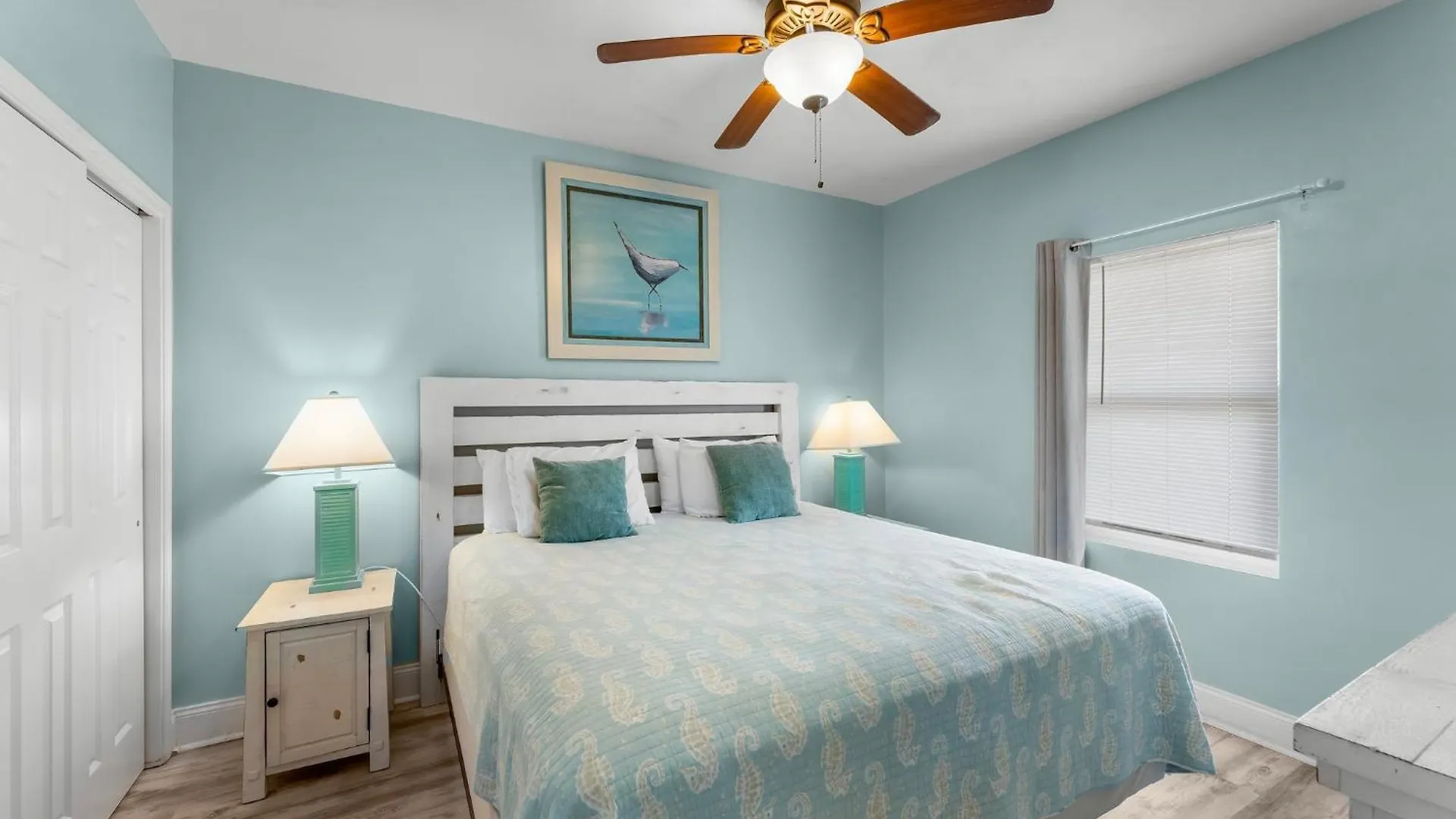 Family And Friends Beach Resort Condo For 8! Steps From The Beach! By Dolce Vita Getaways! Panama City Beach Apartment