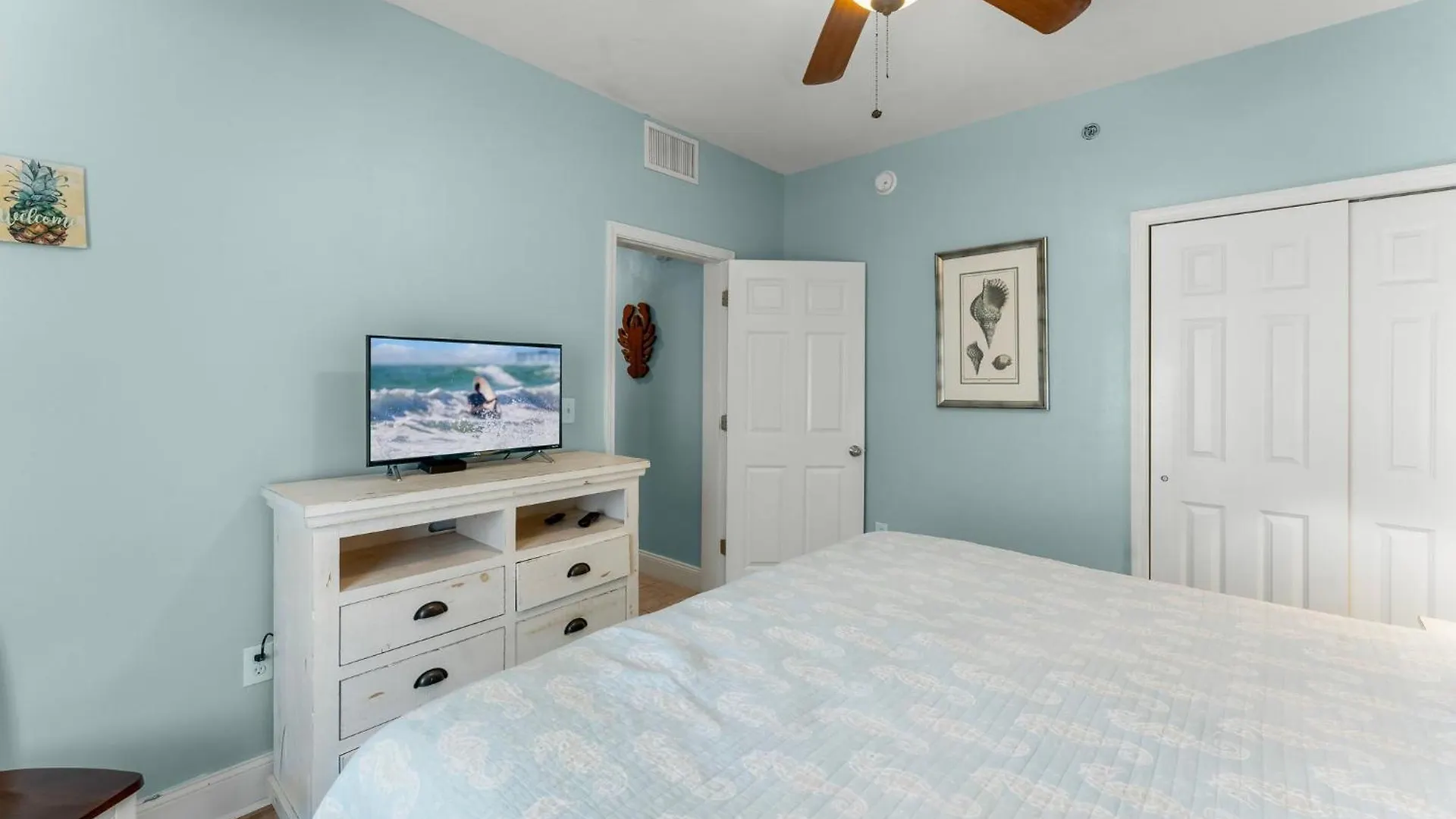 Family And Friends Beach Resort Condo For 8! Steps From The Beach! By Dolce Vita Getaways! Panama City Beach Apartment
