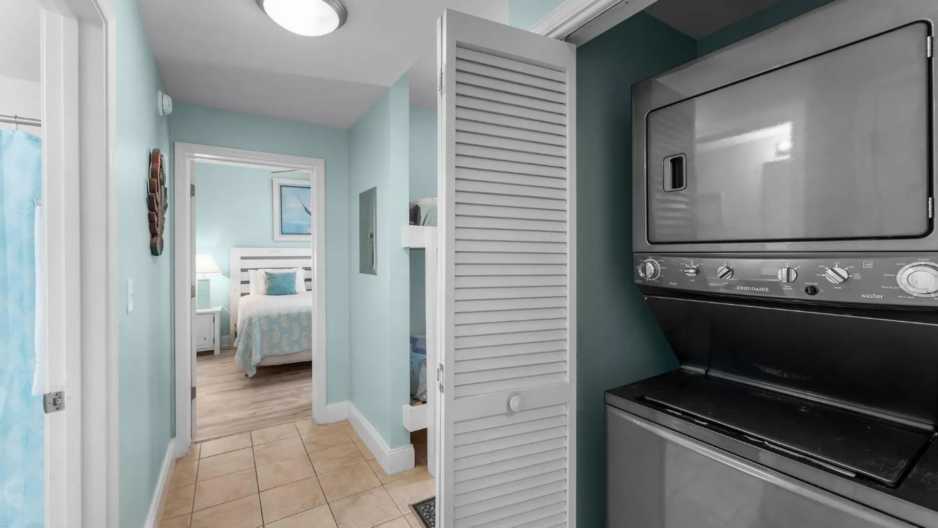 Family And Friends Beach Resort Condo For 8! Steps From The Beach! By Dolce Vita Getaways! Panama City Beach
